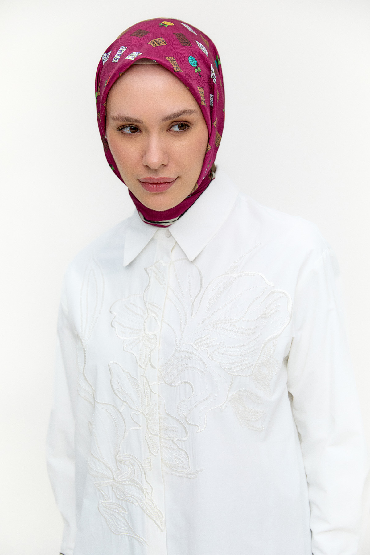 Boncuklu Çiçek Nakışlı Pamuk Tunik, Tesettür Giyim