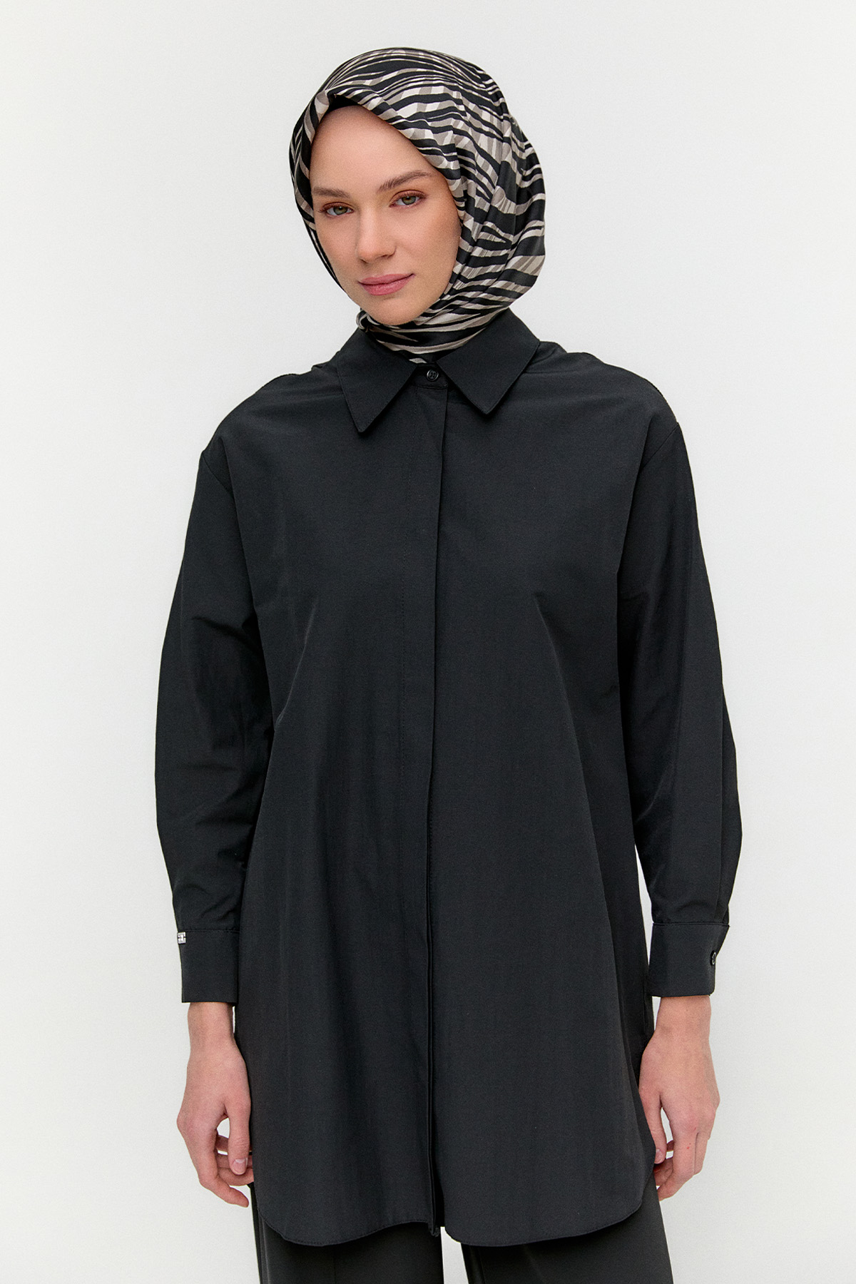 Sırtta Nakış Detaylı Tunik, Tesettür Giyim