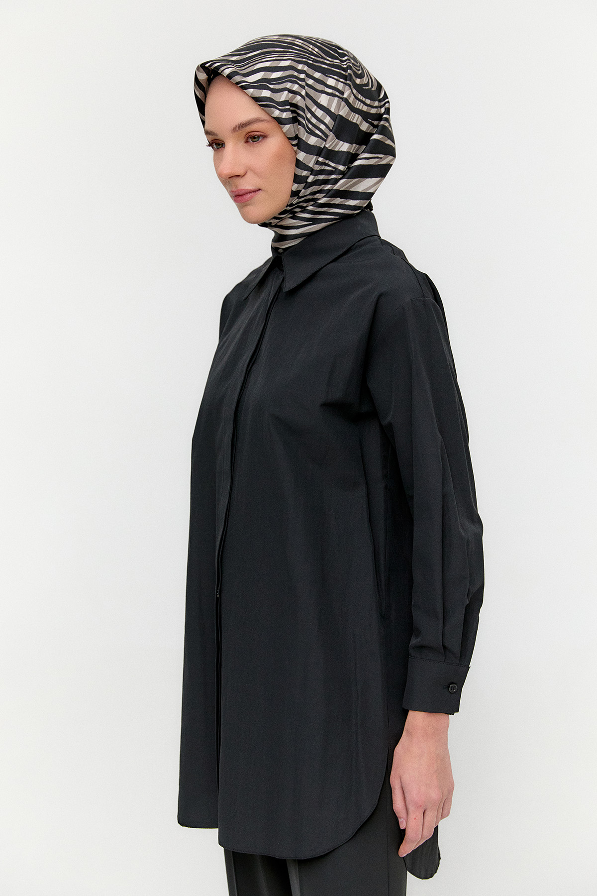 Sırtta Nakış Detaylı Tunik, Tesettür Giyim