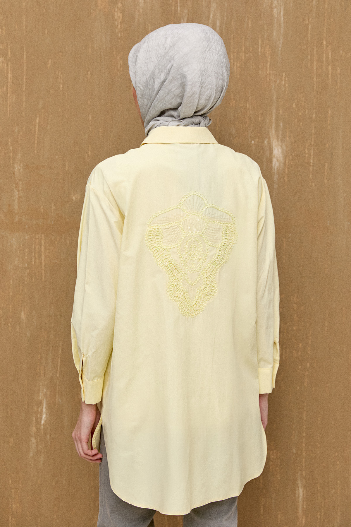 Sırtta Nakış Detaylı Tunik, Tesettür Giyim