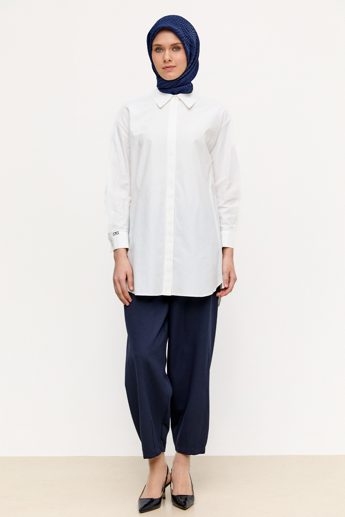 Sırtta Nakış Detaylı Tunik, Tesettür Giyim