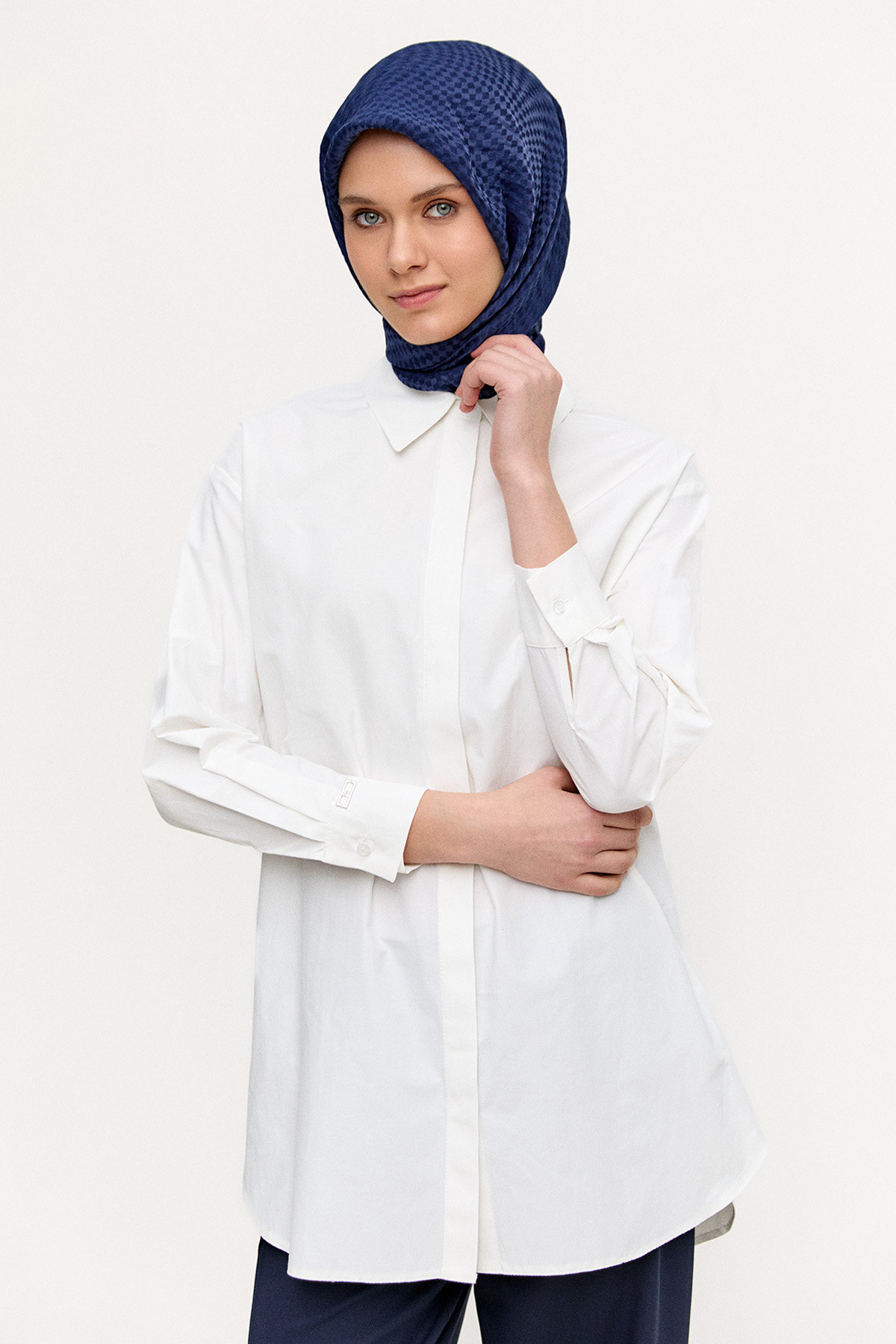 Sırtta Nakış Detaylı Tunik, Tesettür Giyim