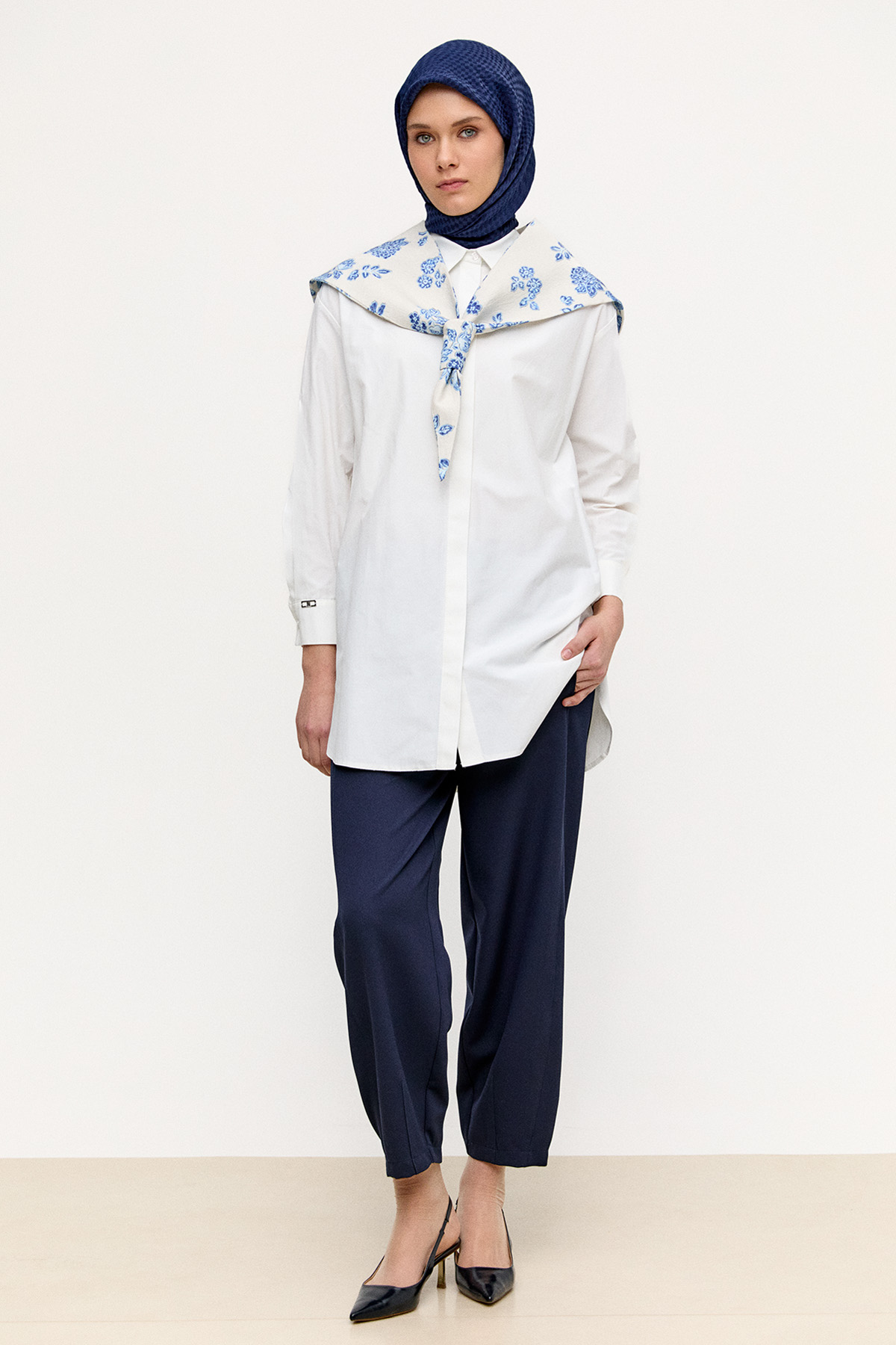 Sırtta Nakış Detaylı Tunik, Tesettür Giyim