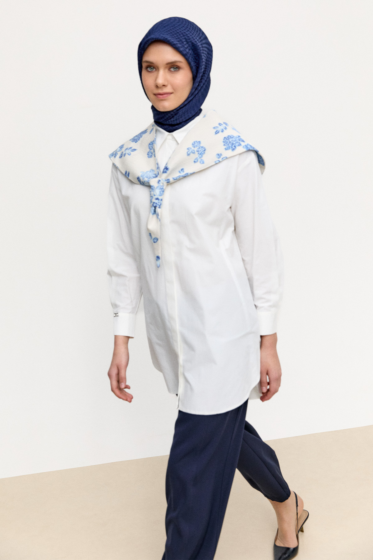 Sırtta Nakış Detaylı Tunik, Tesettür Giyim