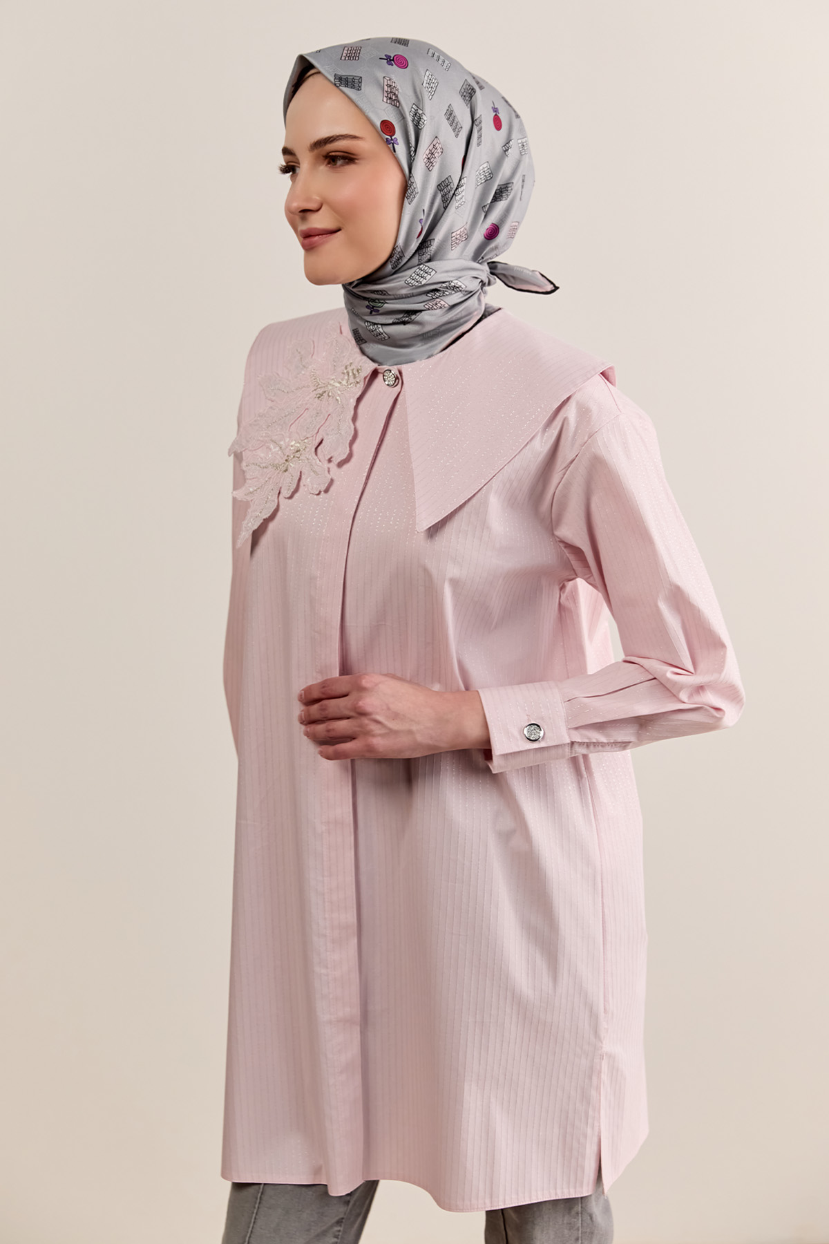 Çiçek Aplikeli Pamuklu Tunik, Tesettür Giyim