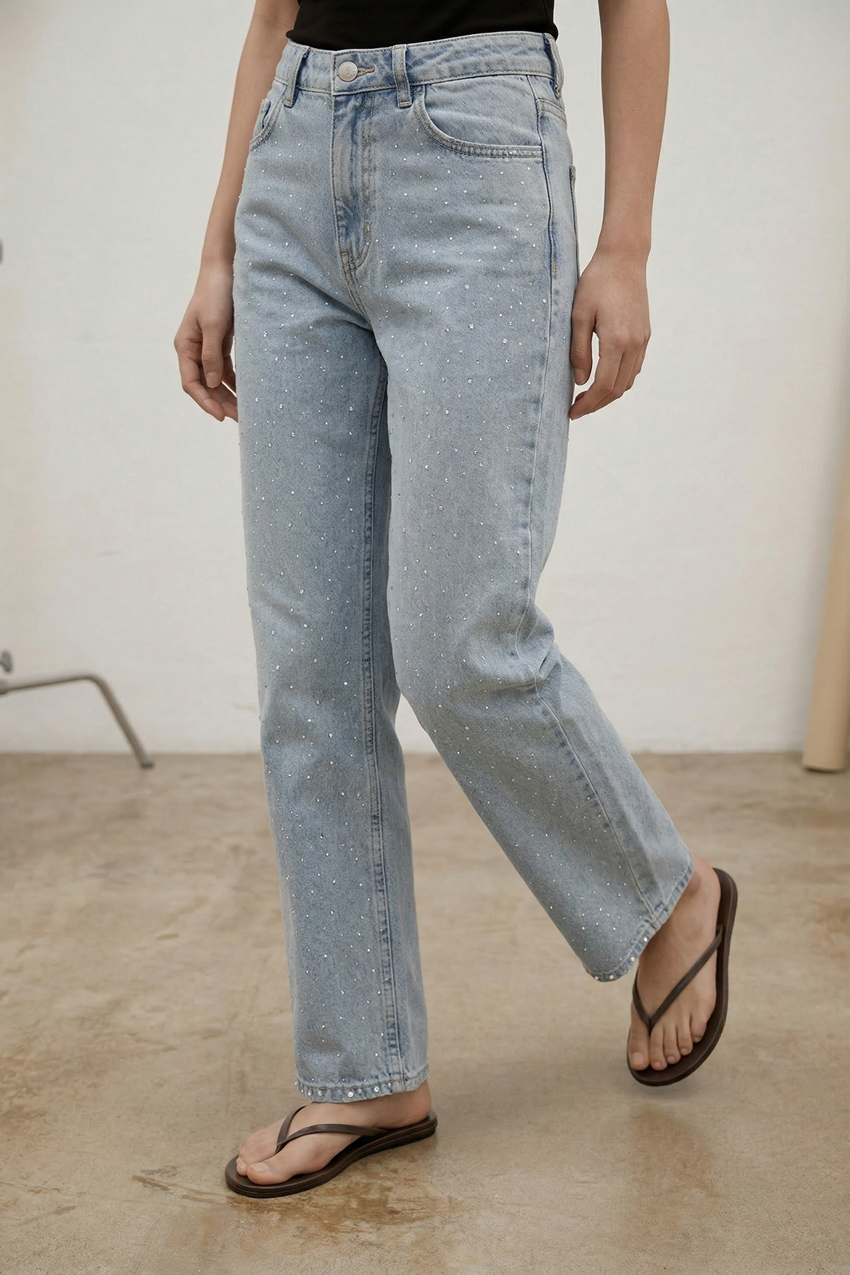 Paça Büyük Taş Detaylı Minik Aplike Taşlı Düz Paça Denim Kot Pantolon Kadın |  