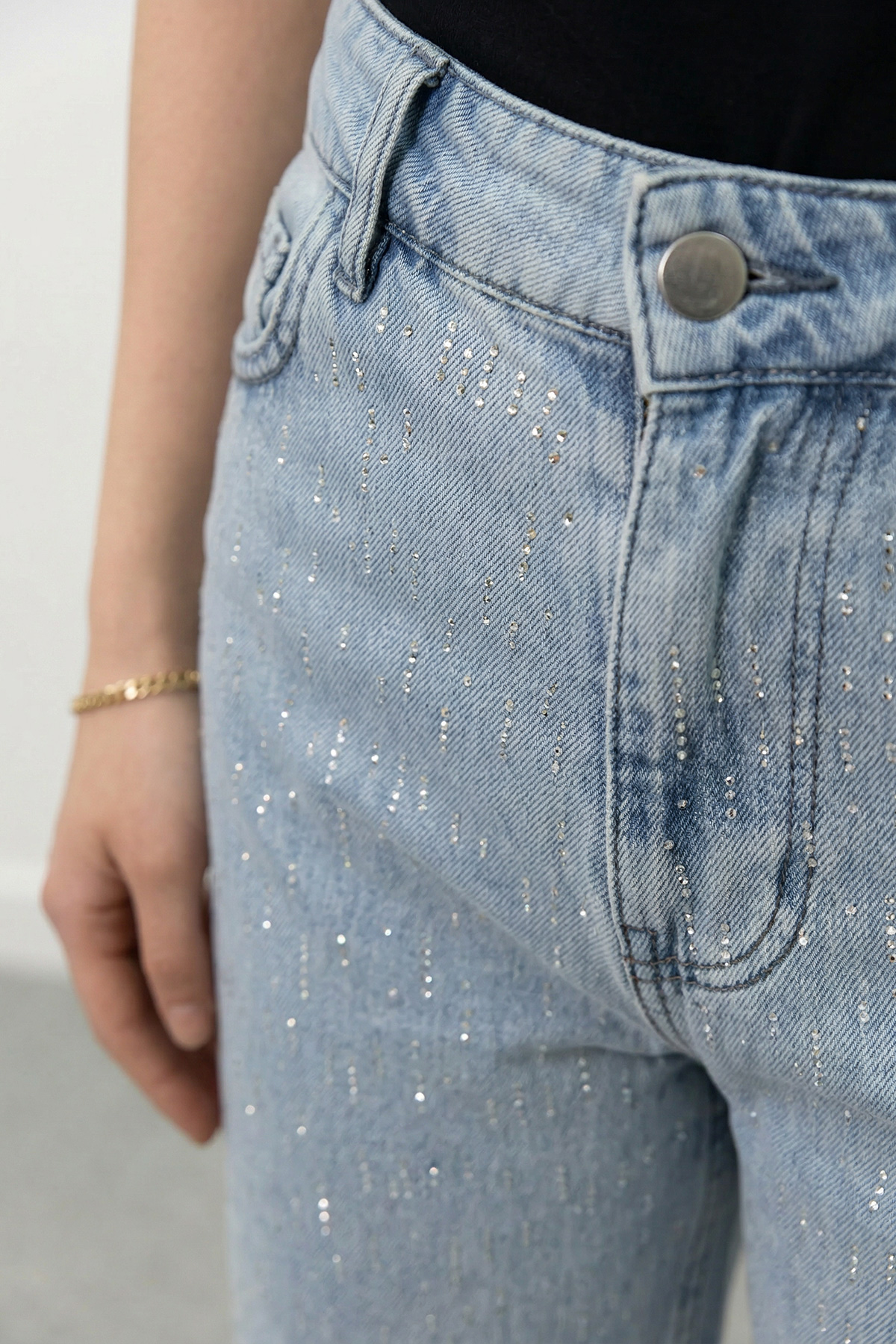 Minik Aplike Taş Detaylı Düz Paça Denim Kot Pantolon Kadın |  