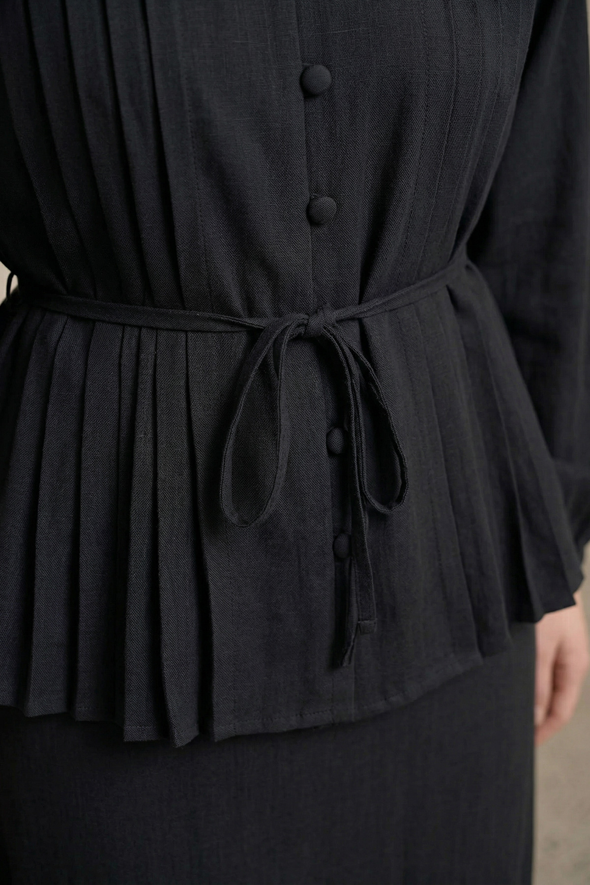 Önü Piliseli Düğmeli Kemer Detaylı Ceket Etek Kadın Takım |  