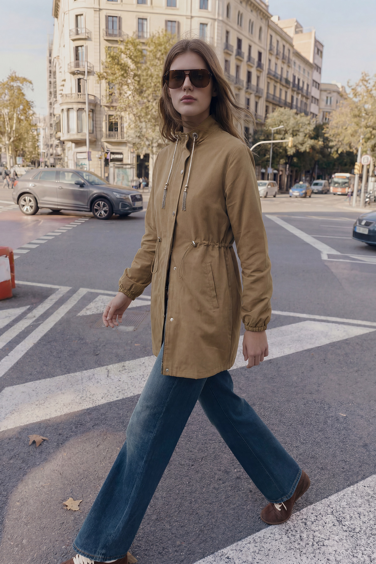 Fermuarlı Bel Büzgü Detaylı Rahat Kalıp Kısa Trençkot Kadın |  