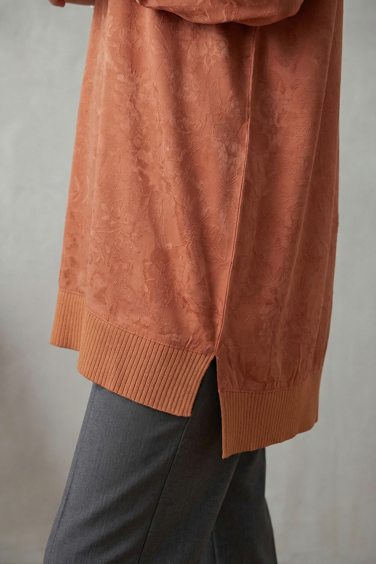 Baskılı Jakar Kumaş Yırtmaç Detaylı Kadın Tunik |  