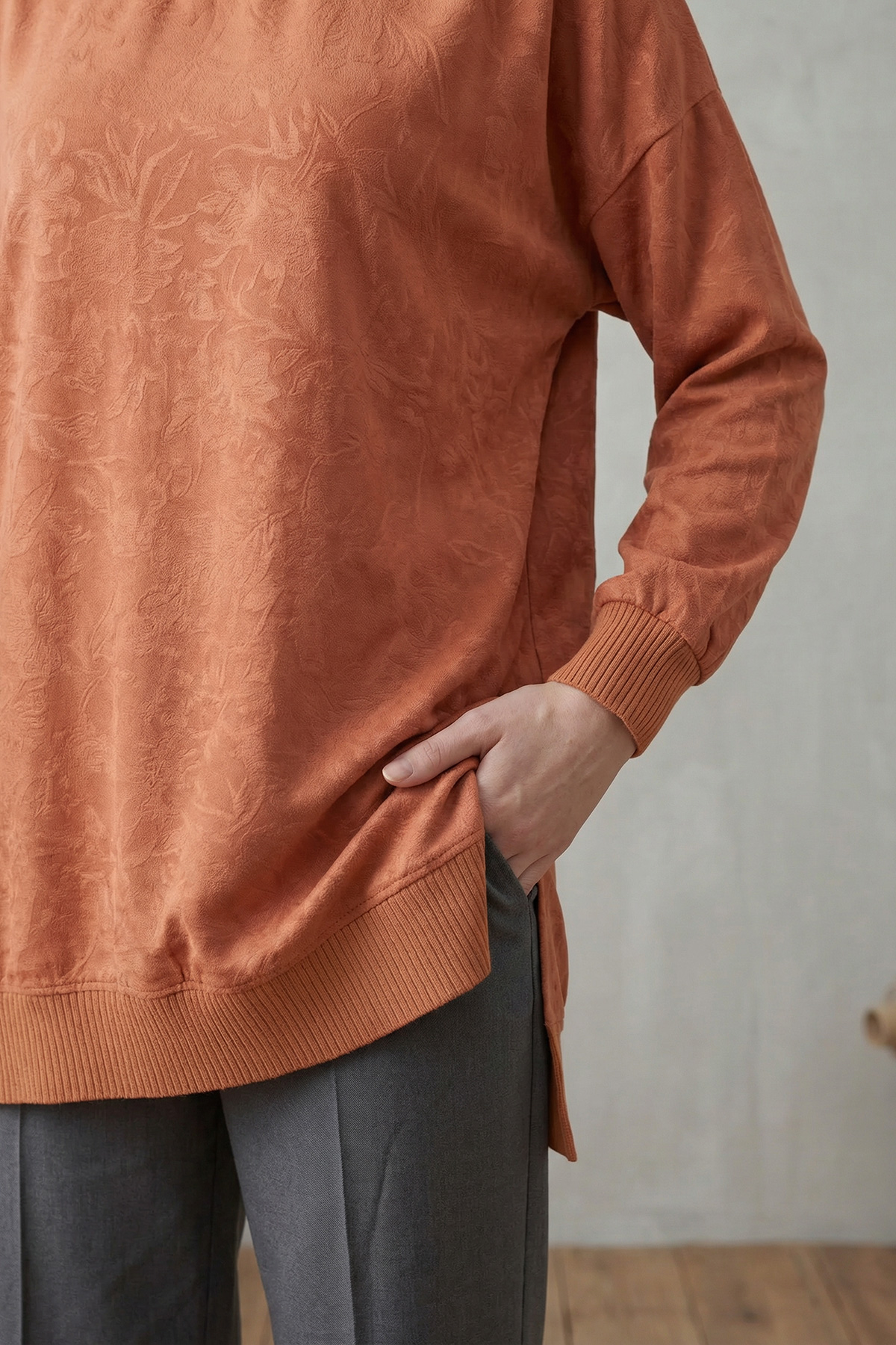 Baskılı Jakar Kumaş Yırtmaç Detaylı Kadın Tunik |  