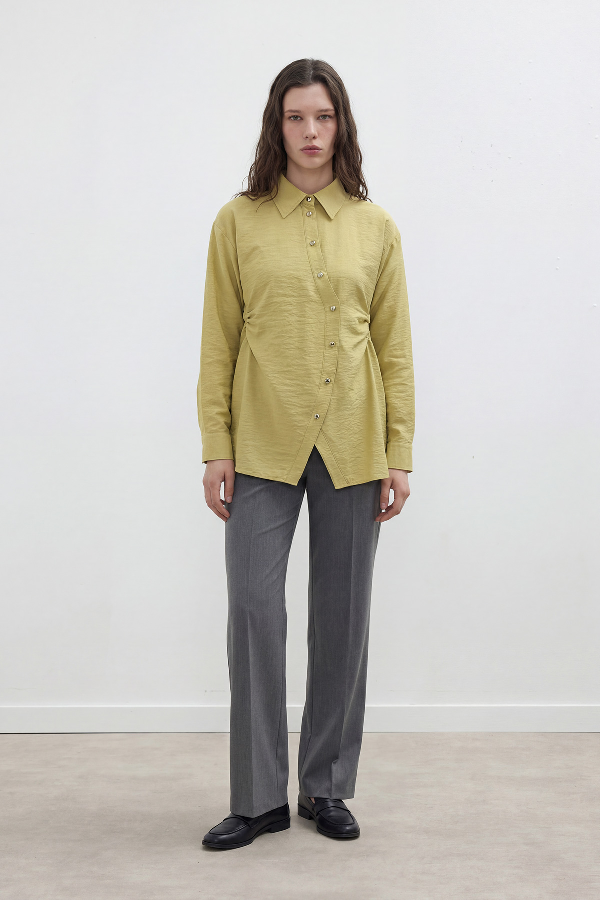 Fly Cupra Kumaş Yan Büzgü Detaylı Düğmeli Kadın Gömlek |  