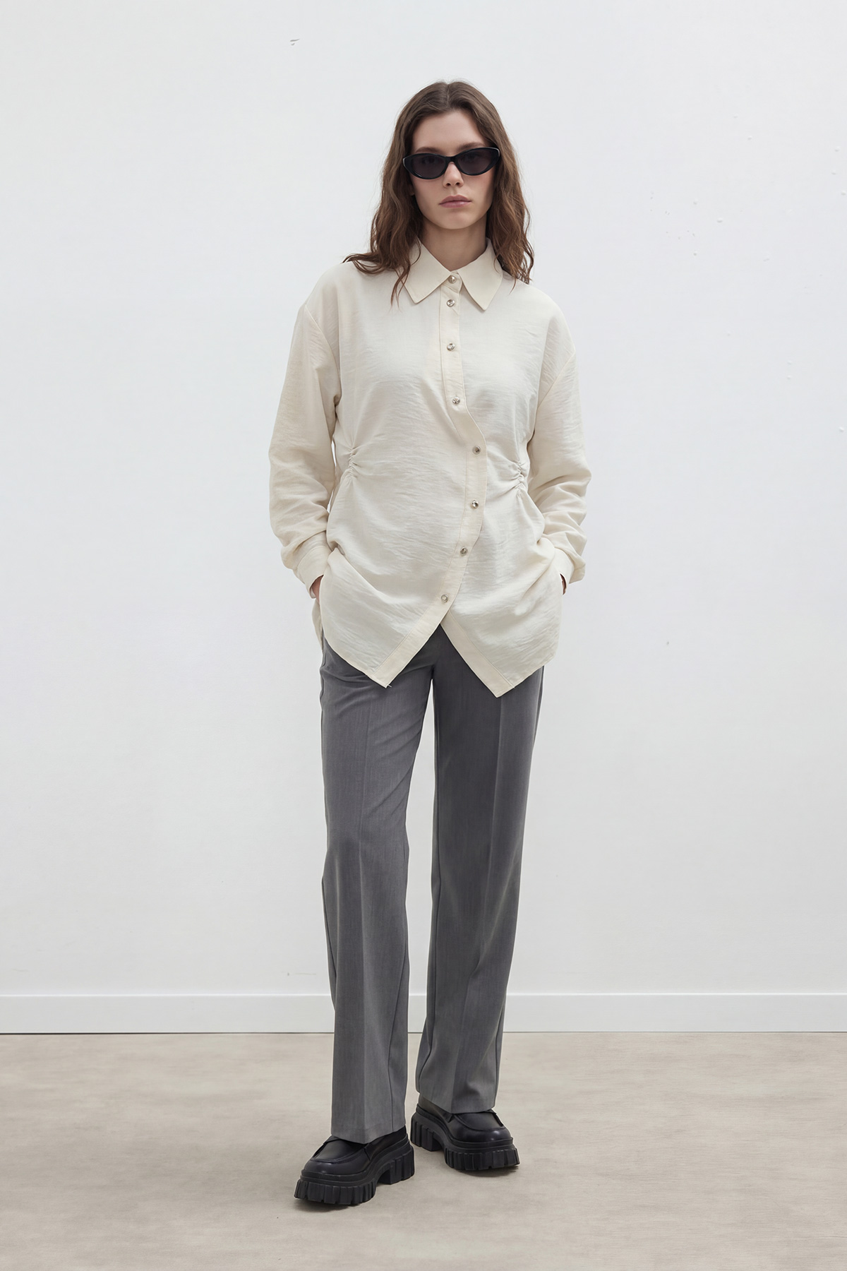 Fly Cupra Kumaş Yan Büzgü Detaylı Düğmeli Kadın Gömlek |  