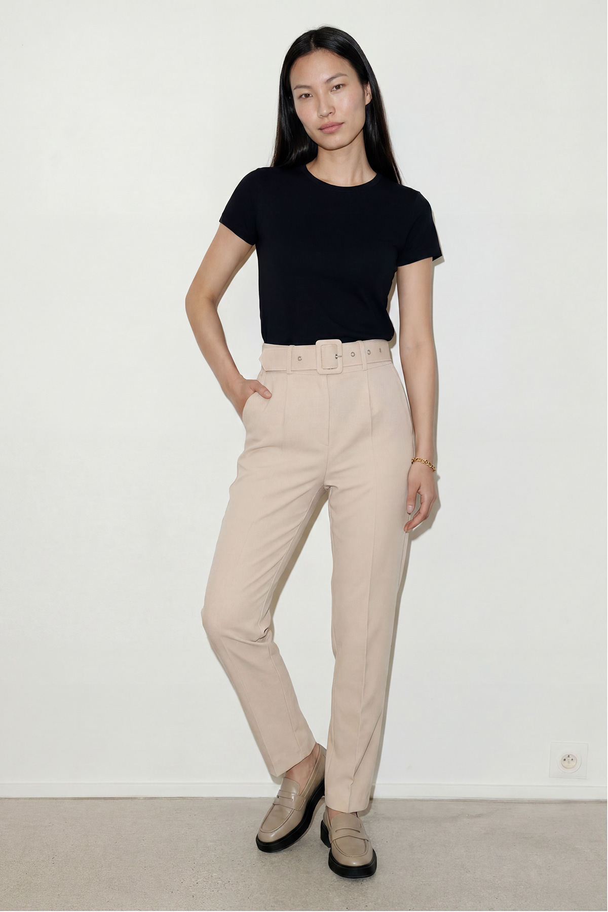 Kalın Kemerli Havuç Paça Kumaş Kadın Pantolon |  