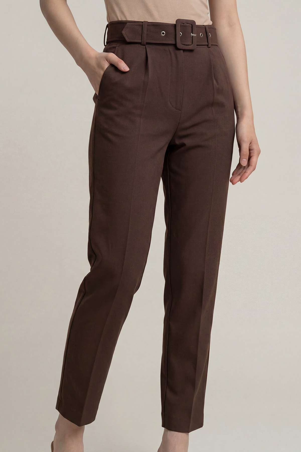 Kalın Kemerli Havuç Paça Kumaş Kadın Pantolon |  