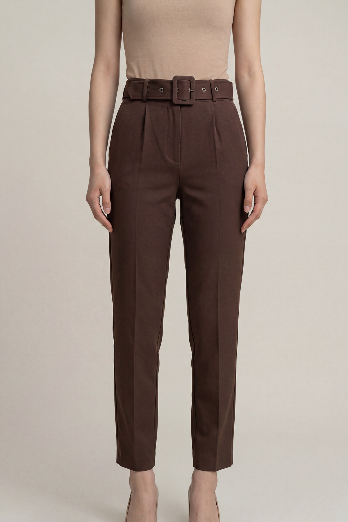 Kalın Kemerli Havuç Paça Kumaş Kadın Pantolon |  