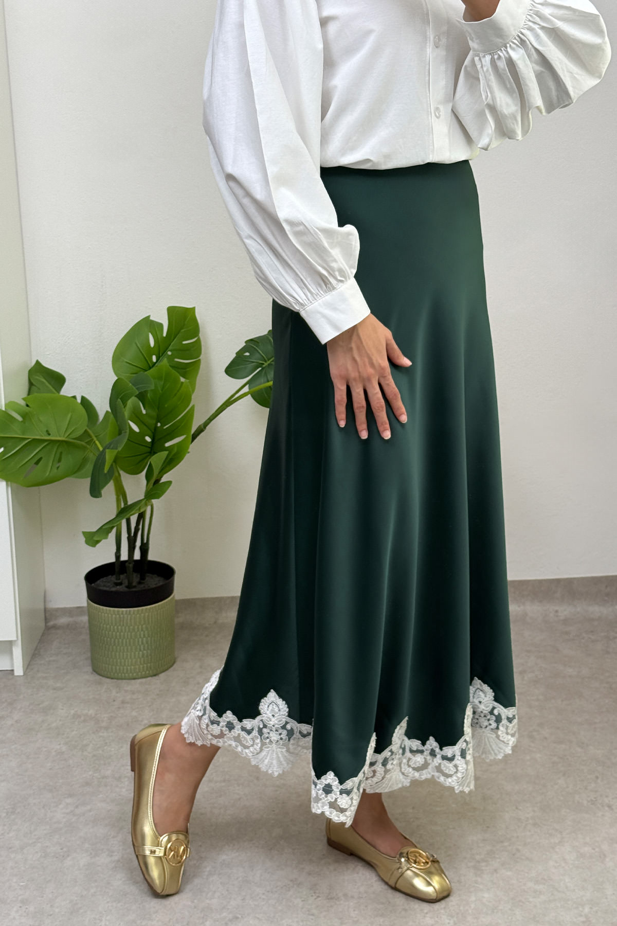 Dantel Detaylı Saten Etek 0038 - ZÜMRÜT YEŞİLİ |  