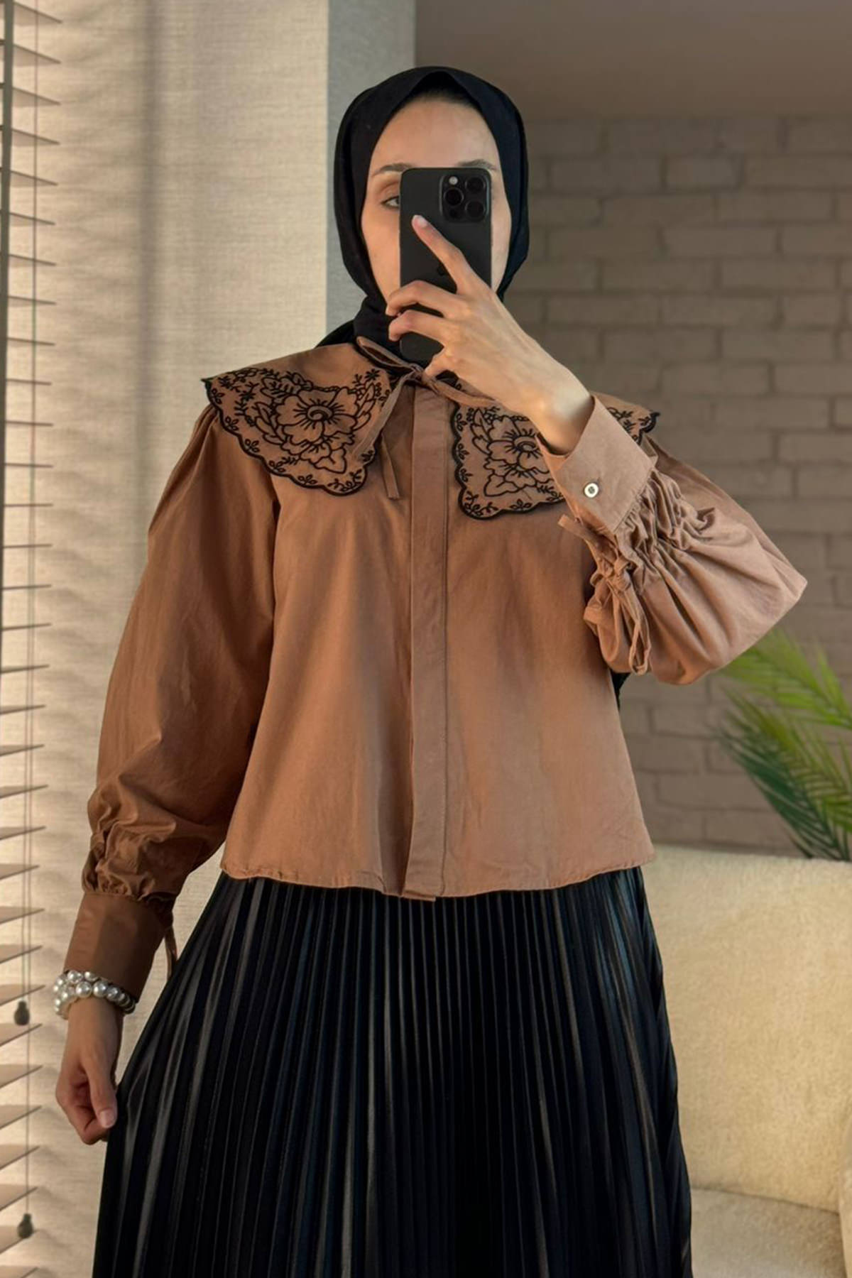 2088 Yakası Nakış Detaylı Tunik - TABA |  
