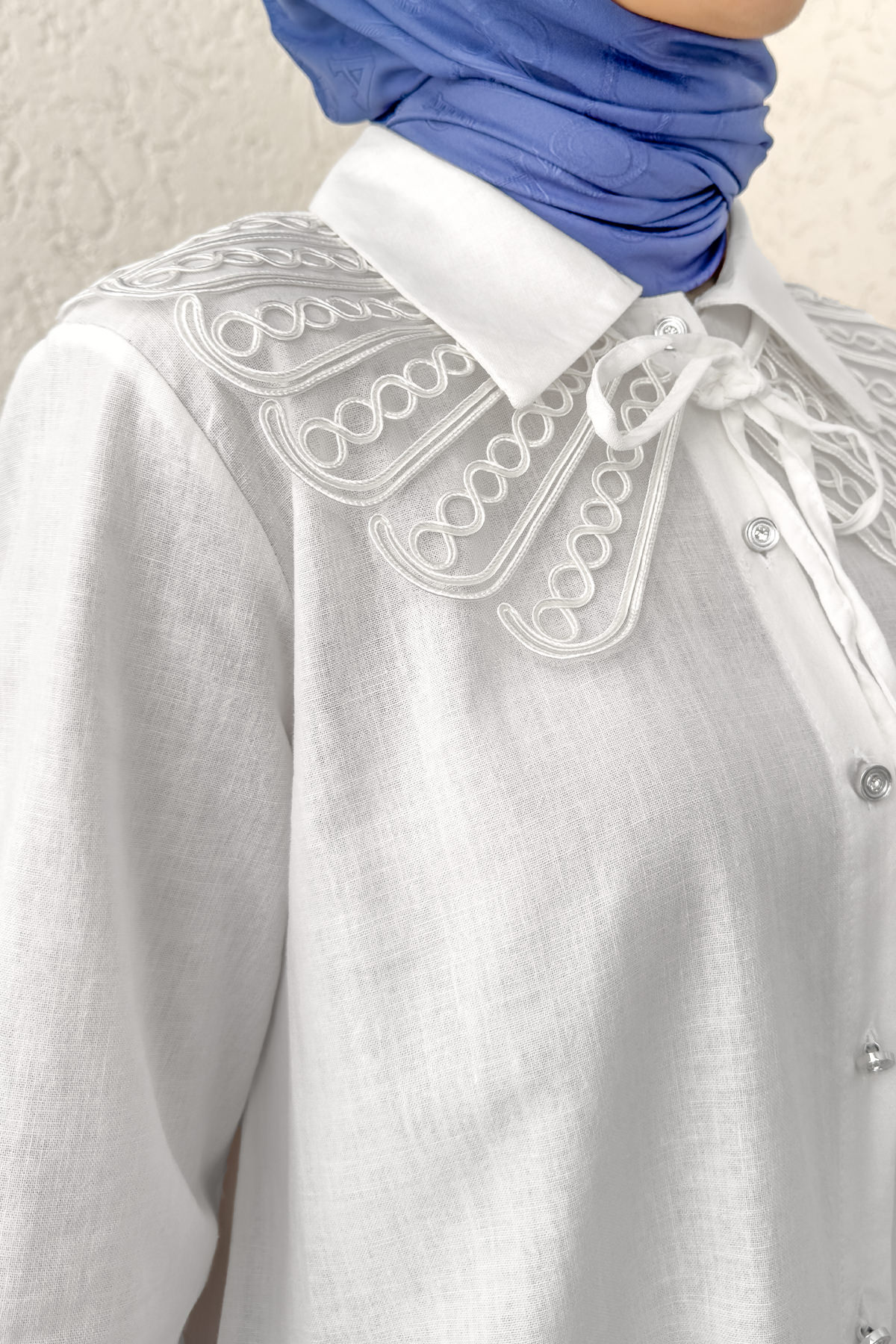 Yakalık Detaylı Gömlek 2214 - BEYAZ |  