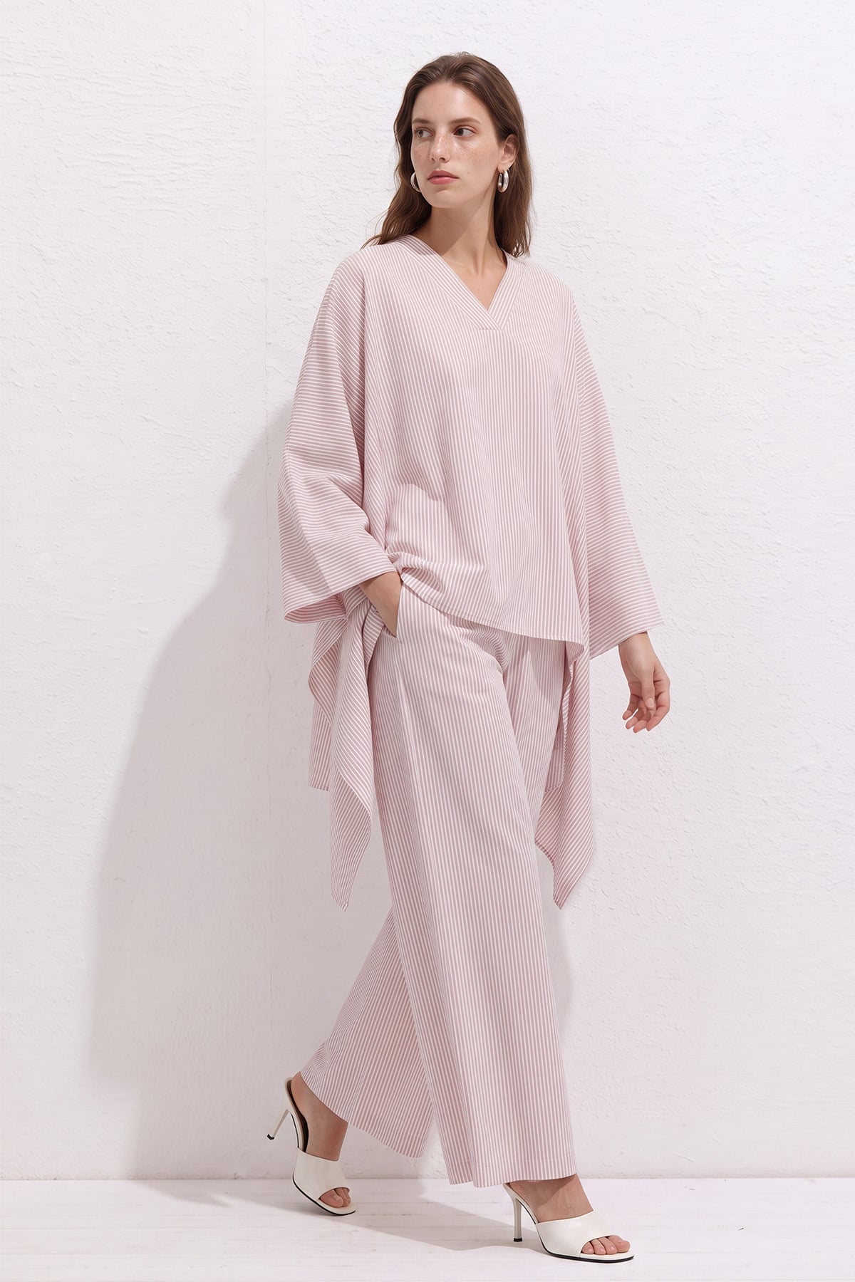 Asimetrik Kesim Çizgili  Takım Y0164 - PEMBE | zenne.com 
