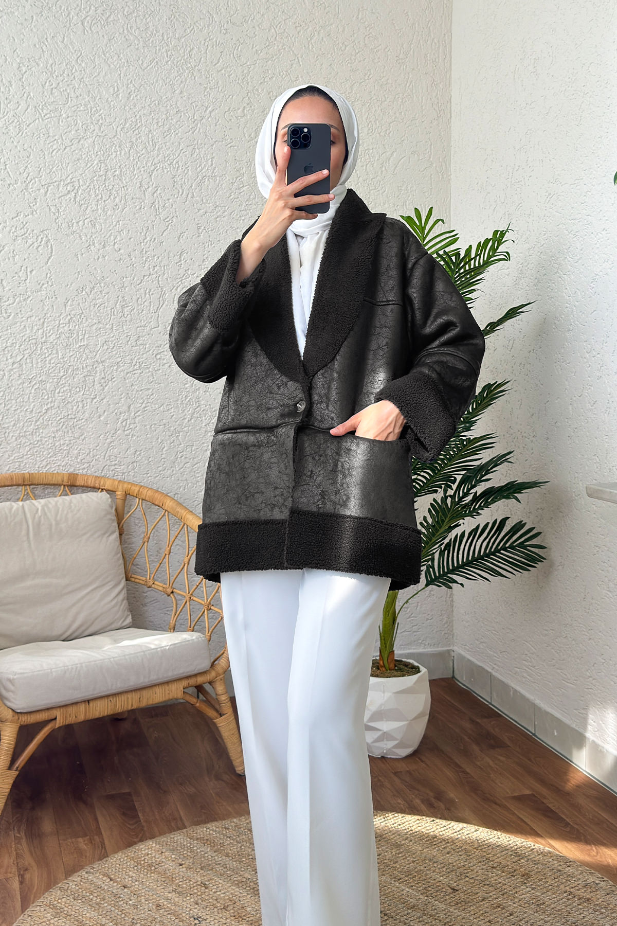 61652 İçi Peluşlu Kısa Mont - SİYAH |  