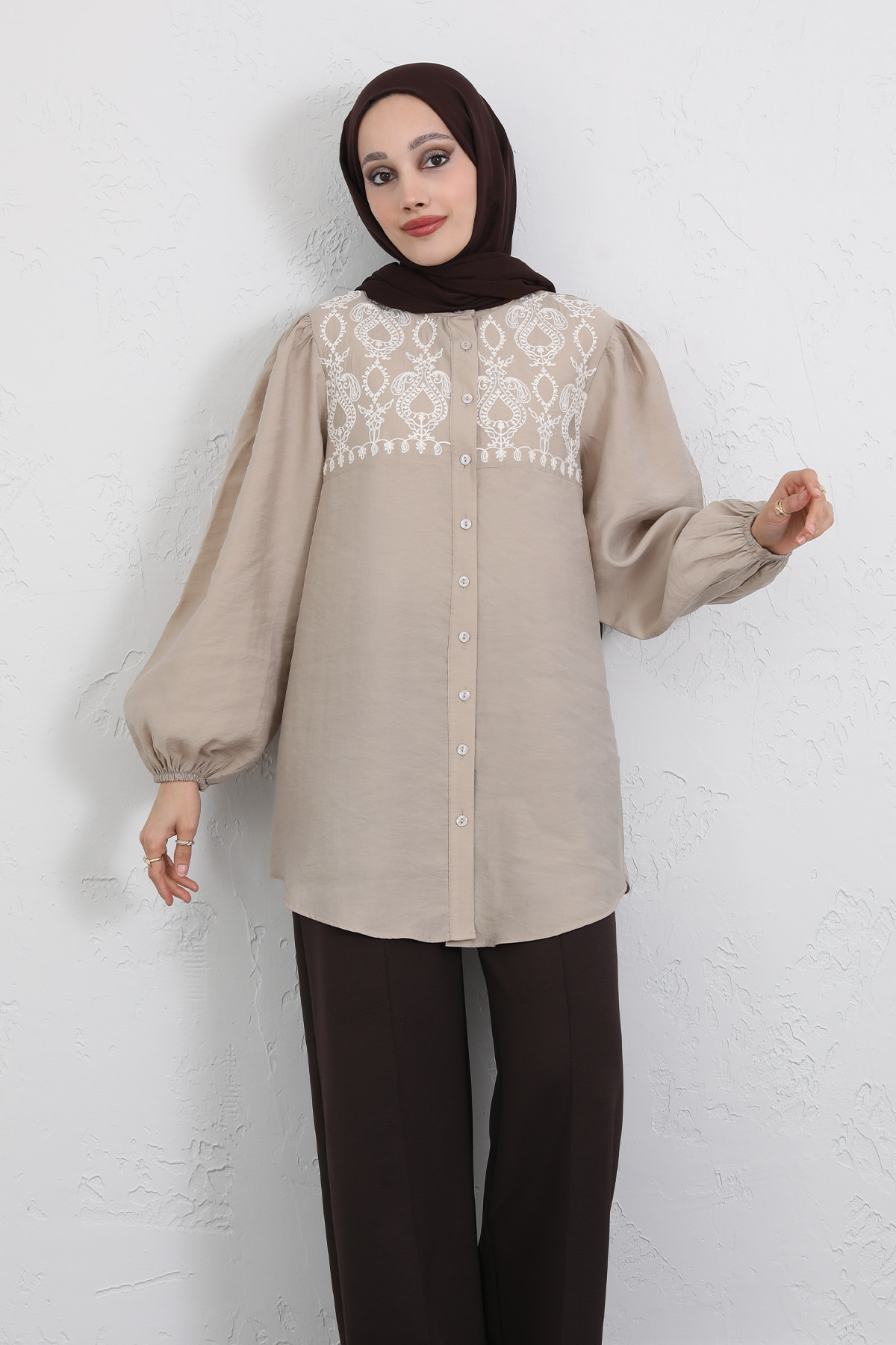 Nakış Detaylı Balon Kol Gömlek Y0103 - BEJ |  