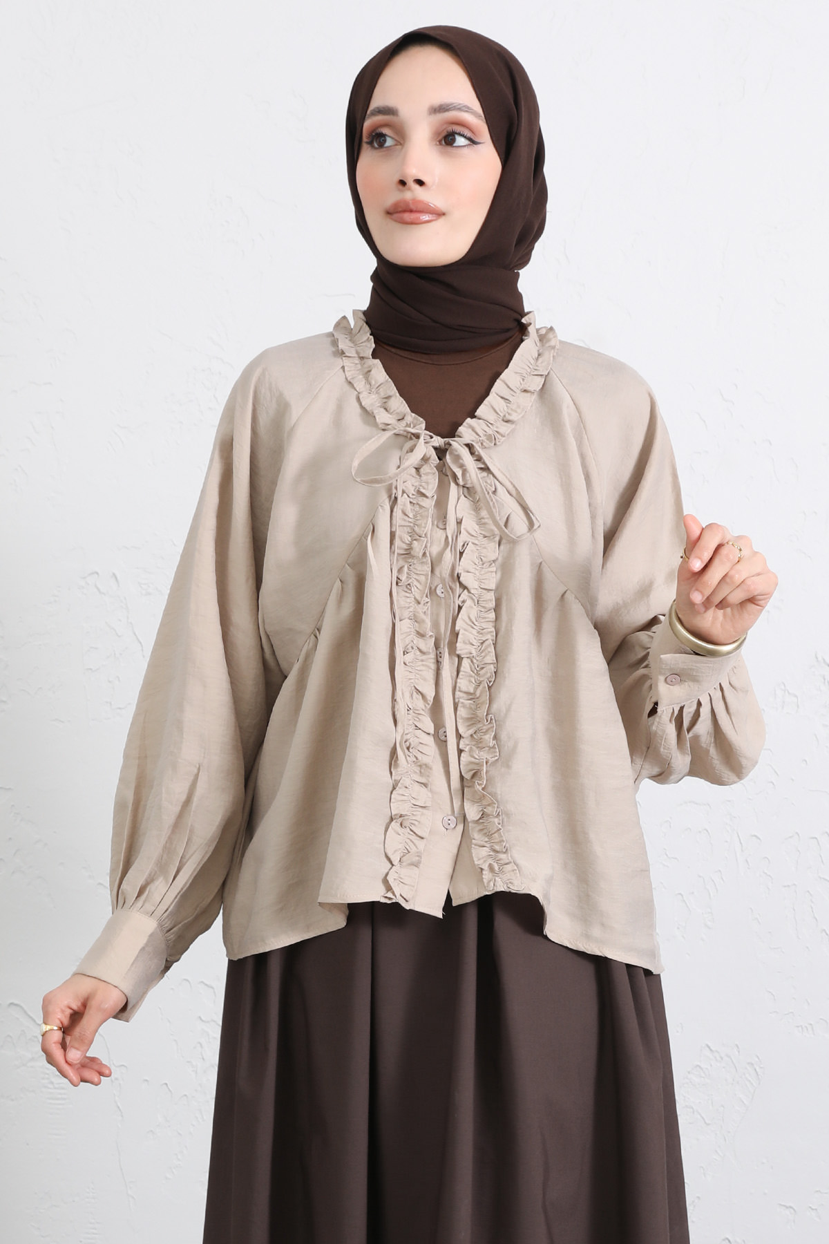 Yaka Bağcıklı Fırfırlı Gömlek Y0108 - BEJ |  