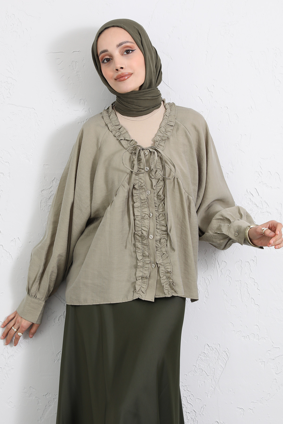 Yaka Bağcıklı Fırfırlı Gömlek Y0108 - HAKİ |  