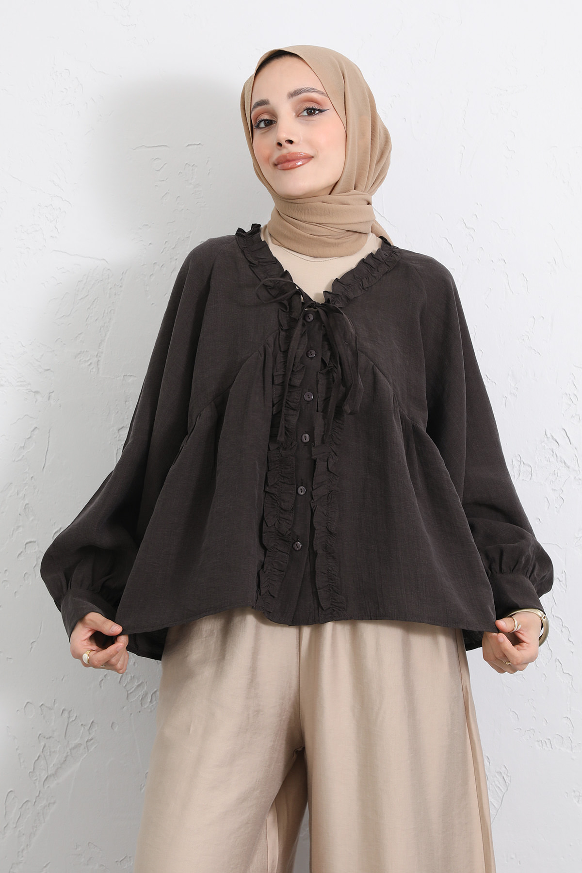 Yaka Bağcıklı Fırfırlı Gömlek Y0108 - KAHVERENGİ |  