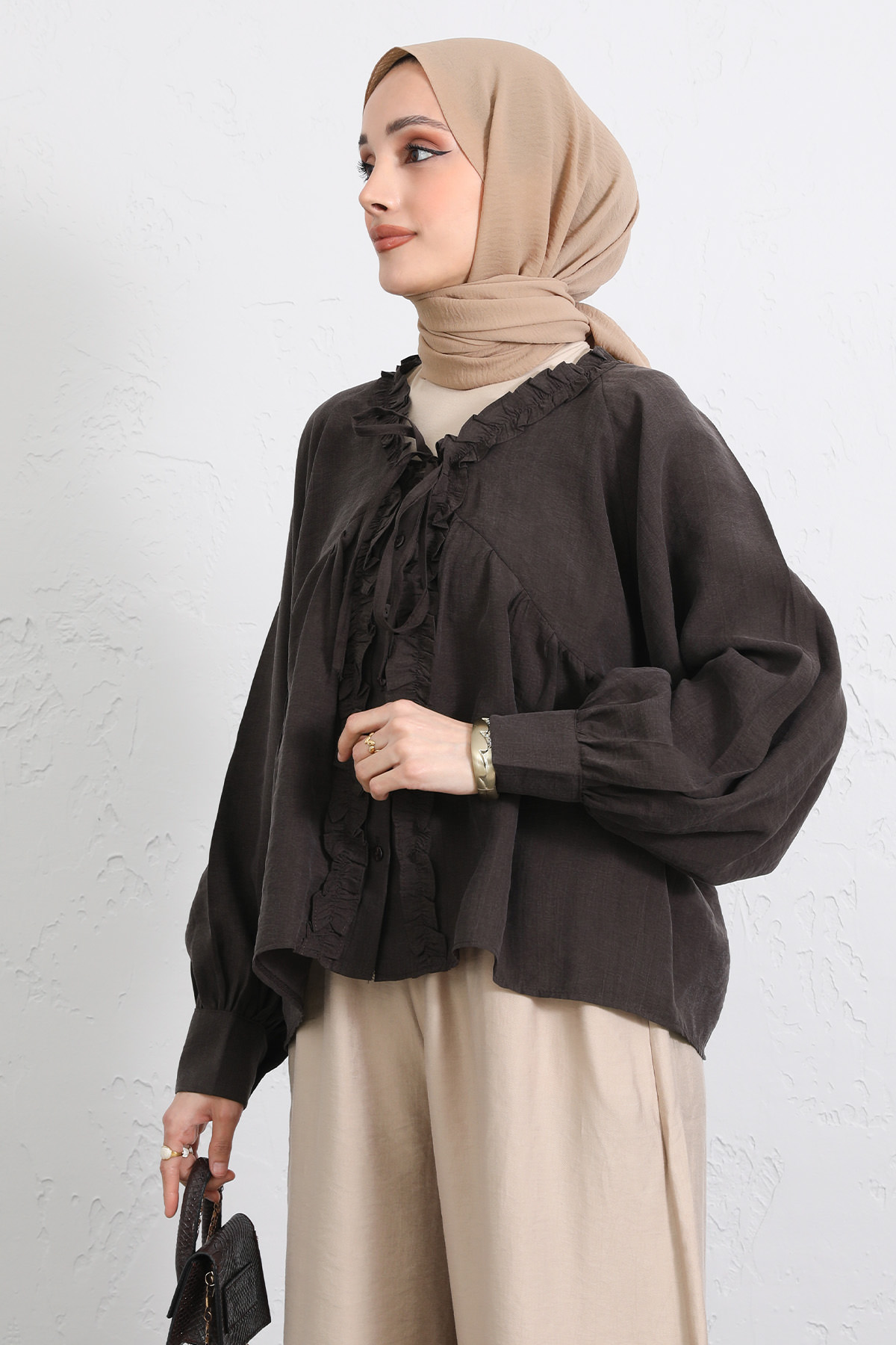 Yaka Bağcıklı Fırfırlı Gömlek Y0108 - KAHVERENGİ |  