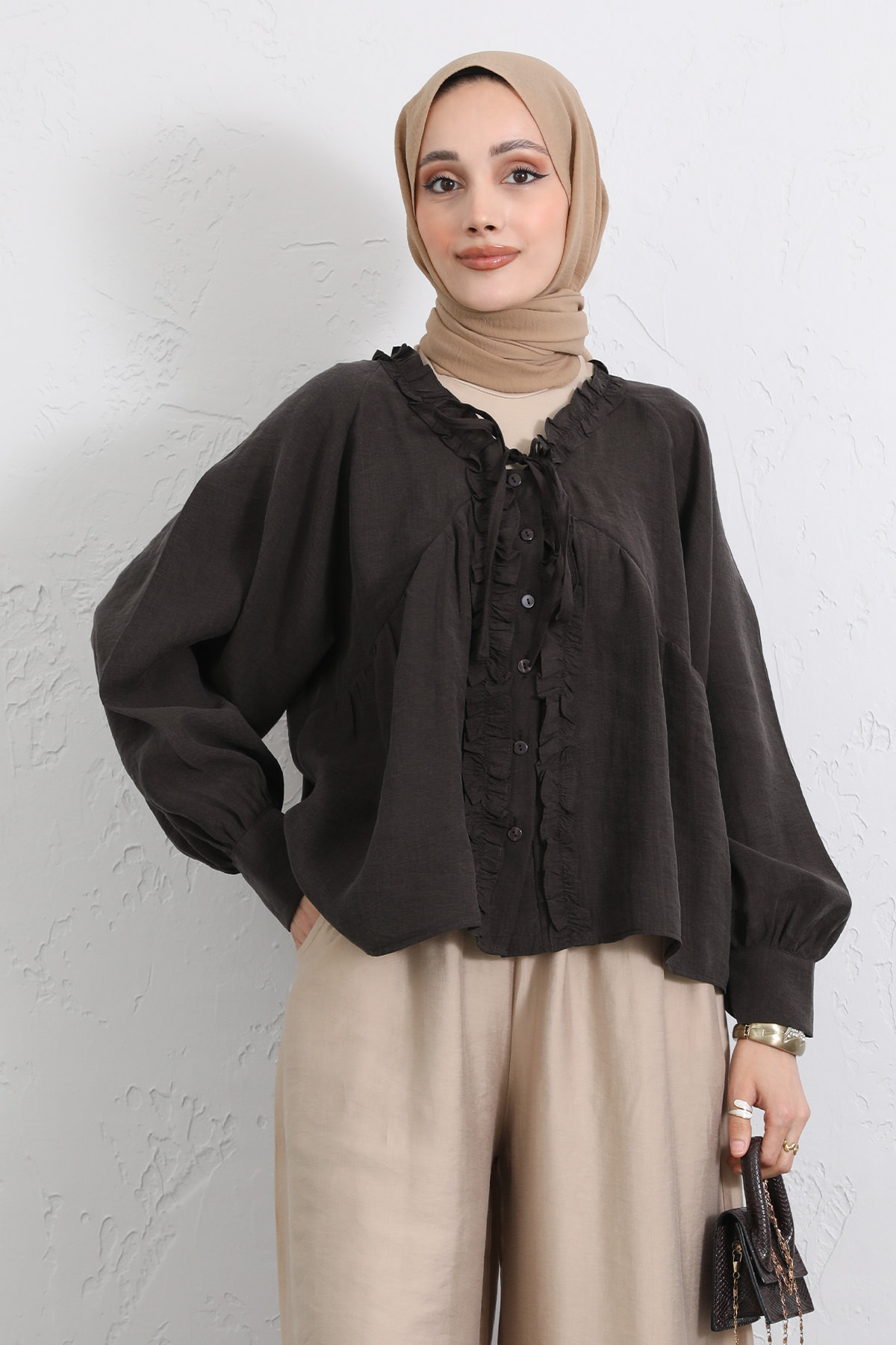 Yaka Bağcıklı Fırfırlı Gömlek Y0108 - KAHVERENGİ |  