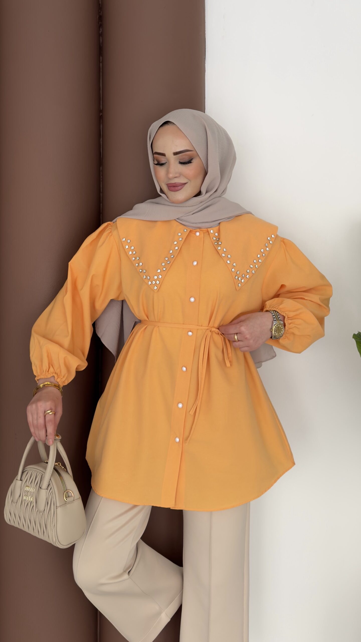 Diva Yakası Taşlı Gömlek |  