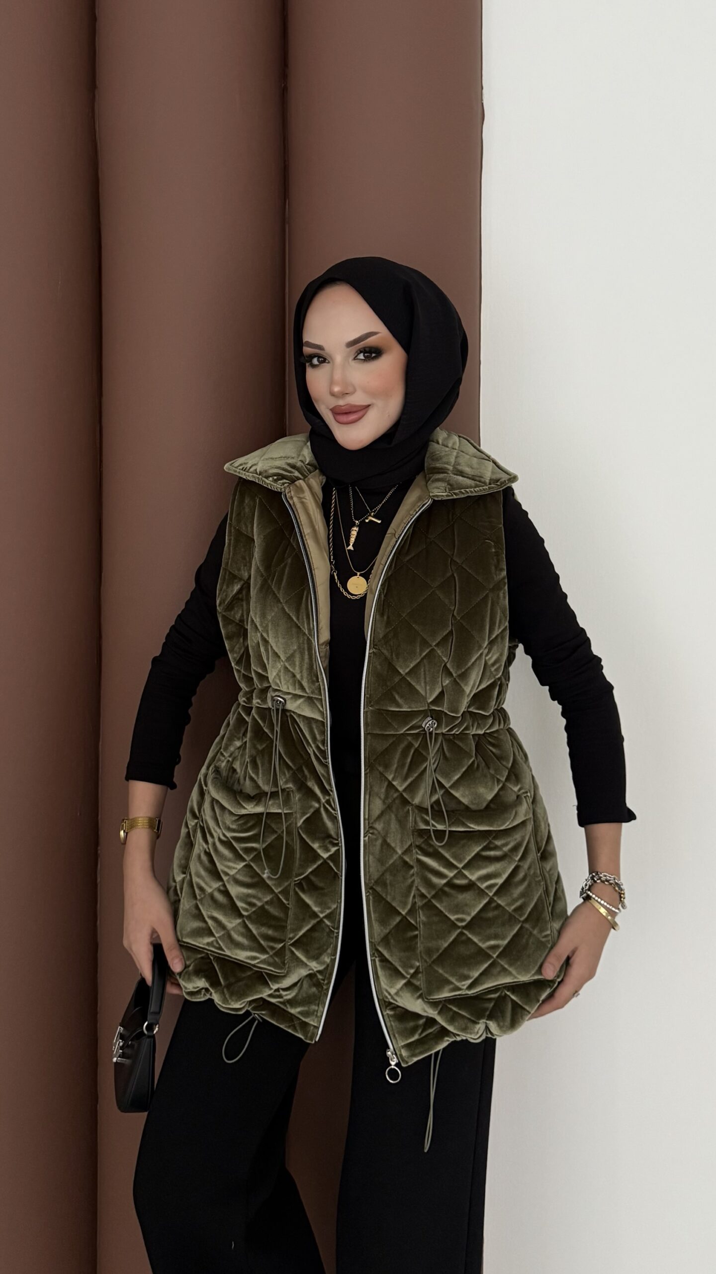 Kapitoneli Kadife Şişme Yelek |  