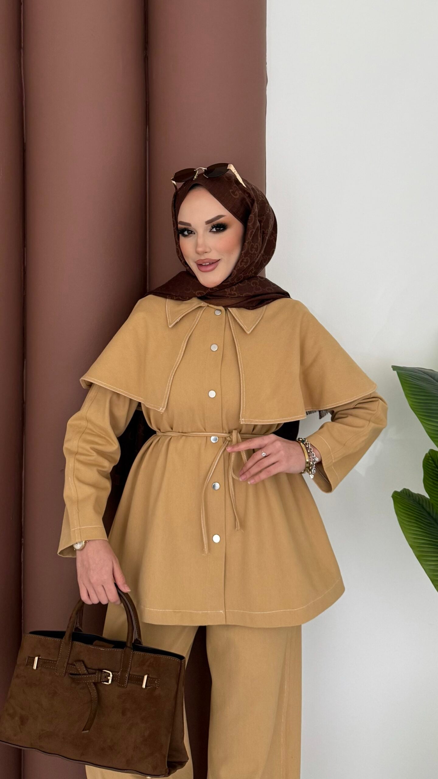 Pelerin Detaylı Gabardin İkili Takım |  