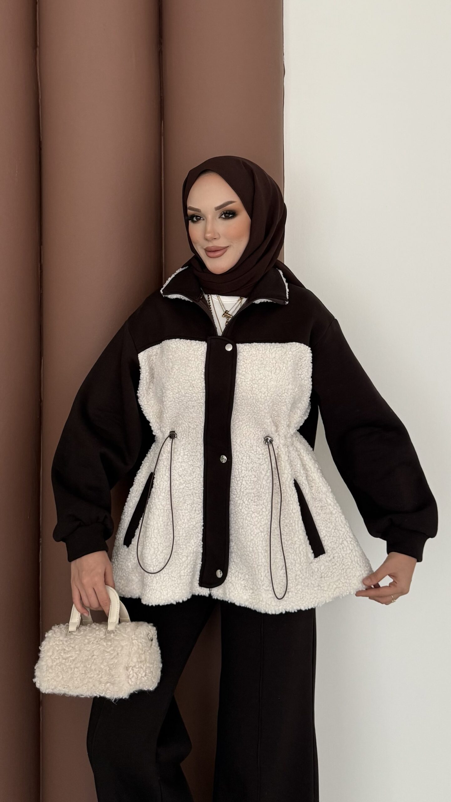 Peluş Garnili Şardonlu İkili Takım |  