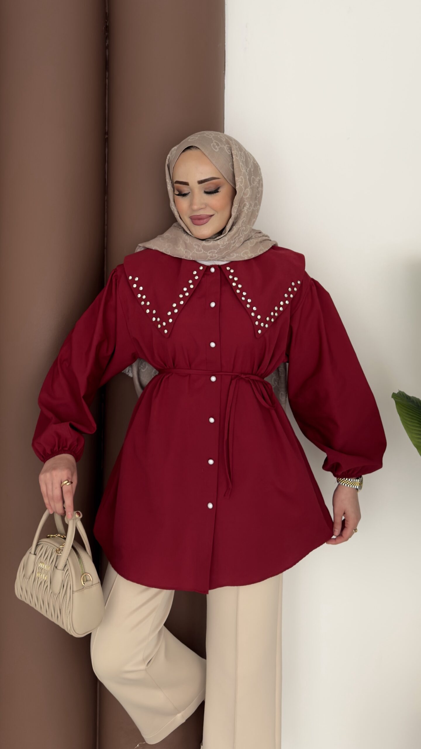 Diva Yakası Taşlı Gömlek |  